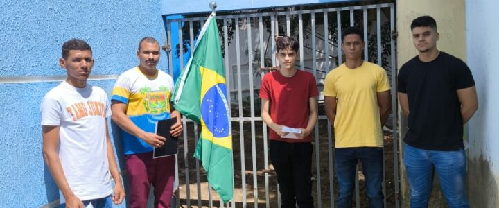 Entrega de Certificados e Juramento à Bandeira é Realizada em Várzea