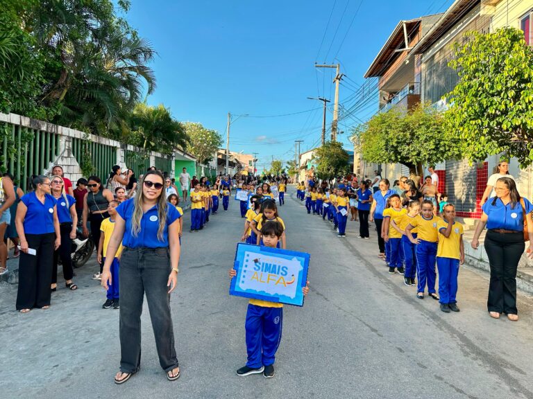 O civismo, o respeito e o amor pela nossa terra passaram pelas ruas de Várzea — foto 13