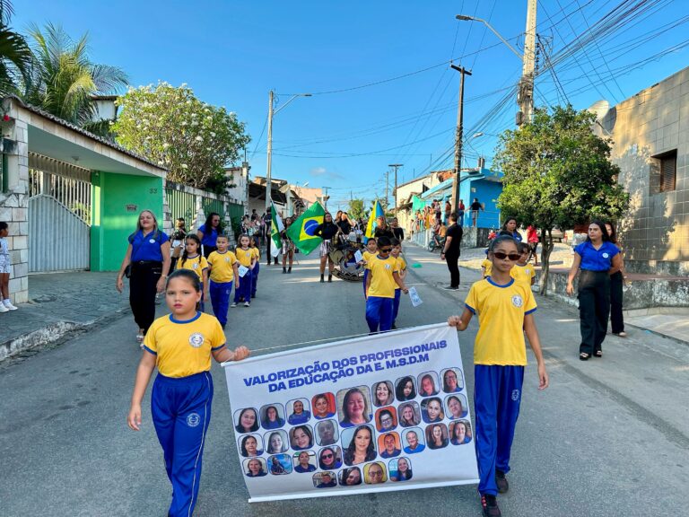 O civismo, o respeito e o amor pela nossa terra passaram pelas ruas de Várzea — foto 14