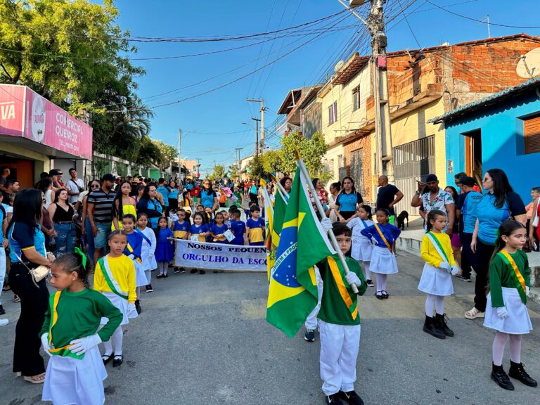 O civismo, o respeito e o amor pela nossa terra passaram pelas ruas de Várzea — foto 6