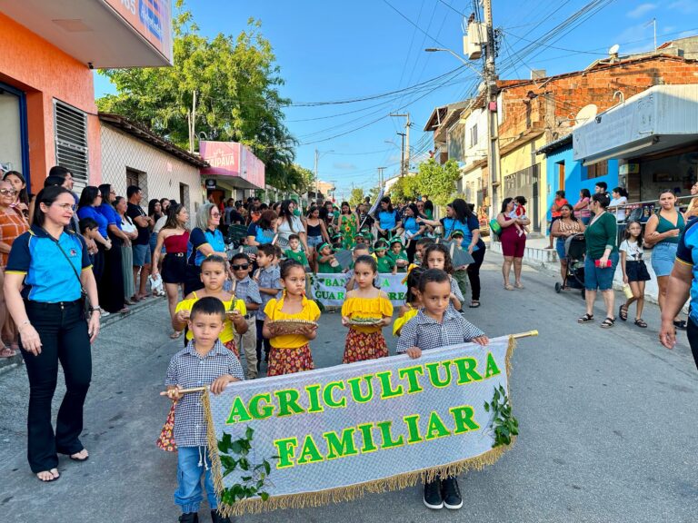 O civismo, o respeito e o amor pela nossa terra passaram pelas ruas de Várzea — foto 7