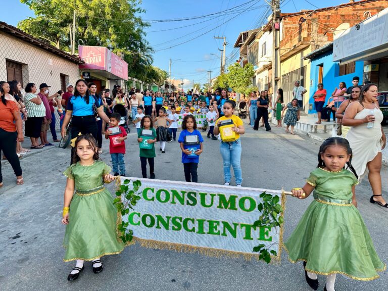 O civismo, o respeito e o amor pela nossa terra passaram pelas ruas de Várzea — foto 9
