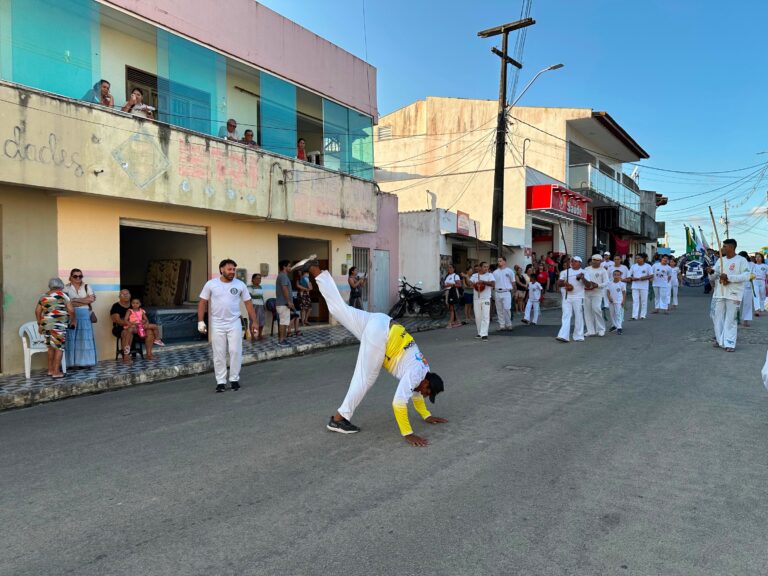 O civismo, o respeito e o amor pela nossa terra passaram pelas ruas de Várzea — foto 13