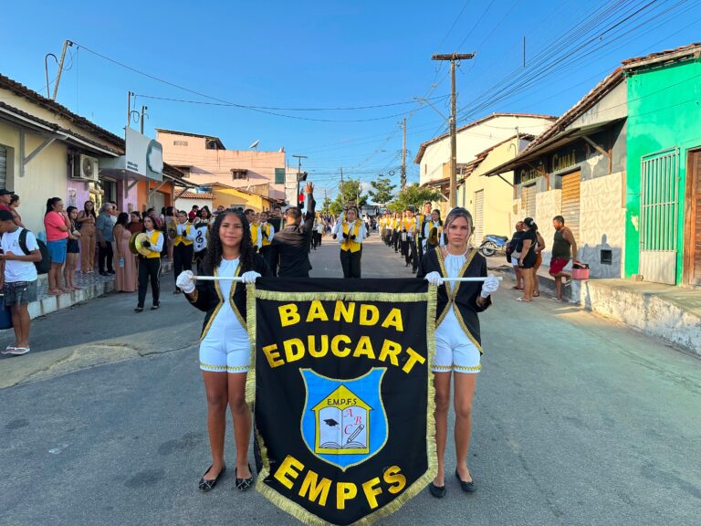 O civismo, o respeito e o amor pela nossa terra passaram pelas ruas de Várzea — foto 6
