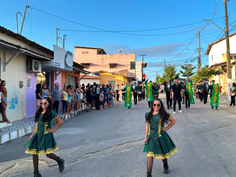 O civismo, o respeito e o amor pela nossa terra passaram pelas ruas de Várzea — foto 11
