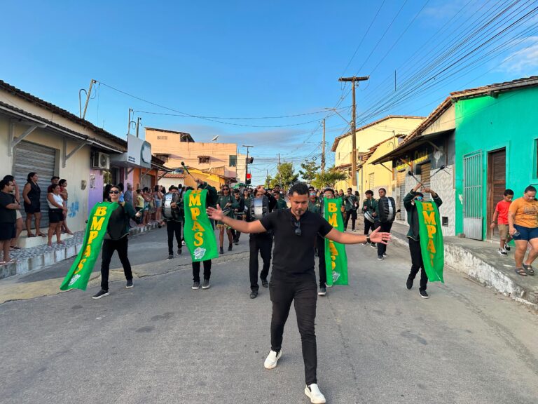 O civismo, o respeito e o amor pela nossa terra passaram pelas ruas de Várzea — foto 13