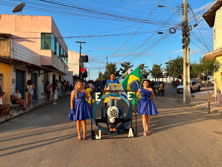 O civismo, o respeito e o amor pela nossa terra passaram pelas ruas de Várzea — foto 14