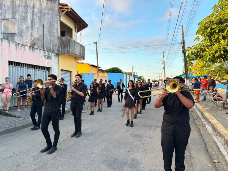 O civismo, o respeito e o amor pela nossa terra passaram pelas ruas de Várzea — foto 7